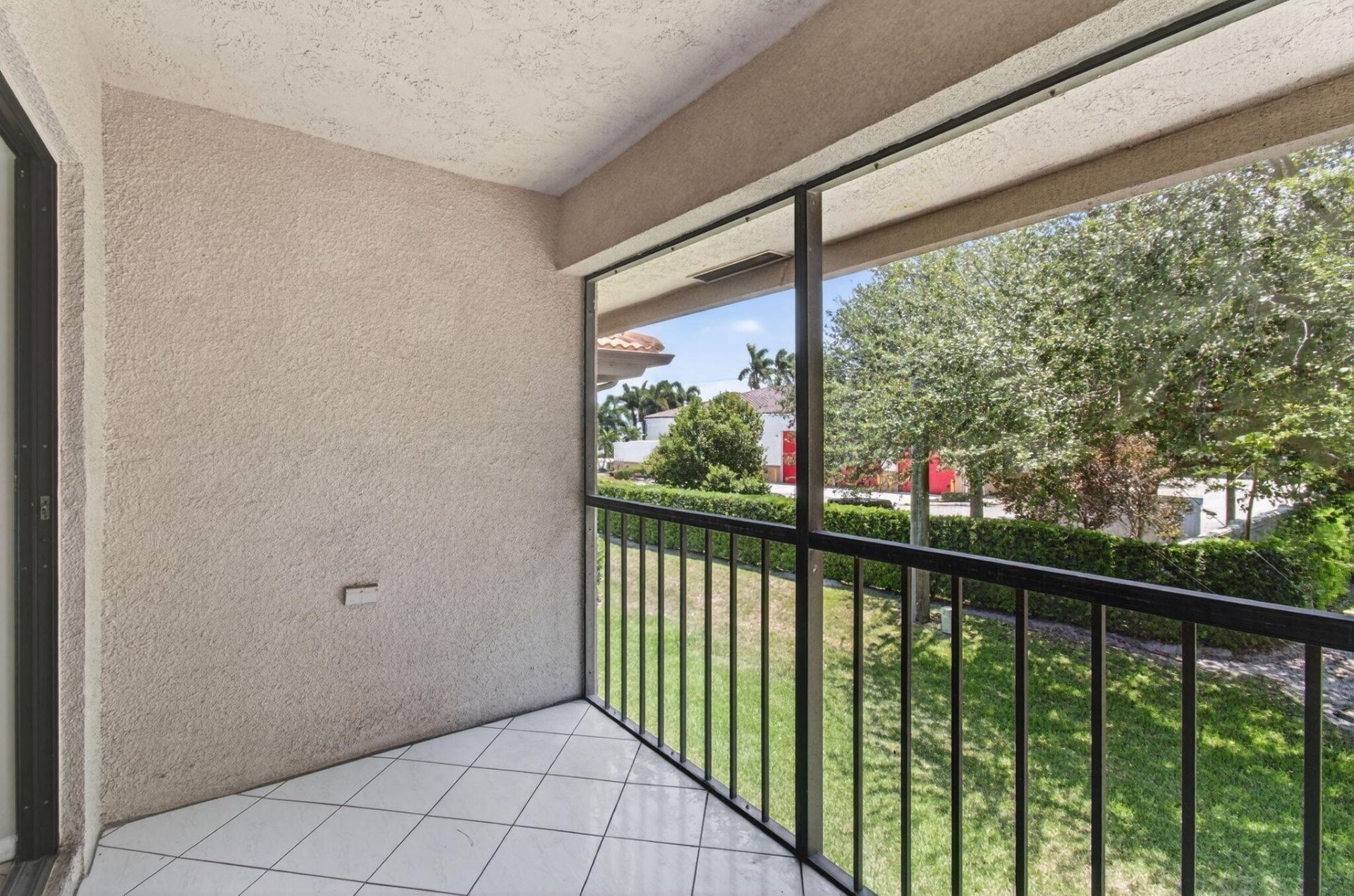 400 Club Circle, Unit 201, Boca Raton, FL 33487 Photo