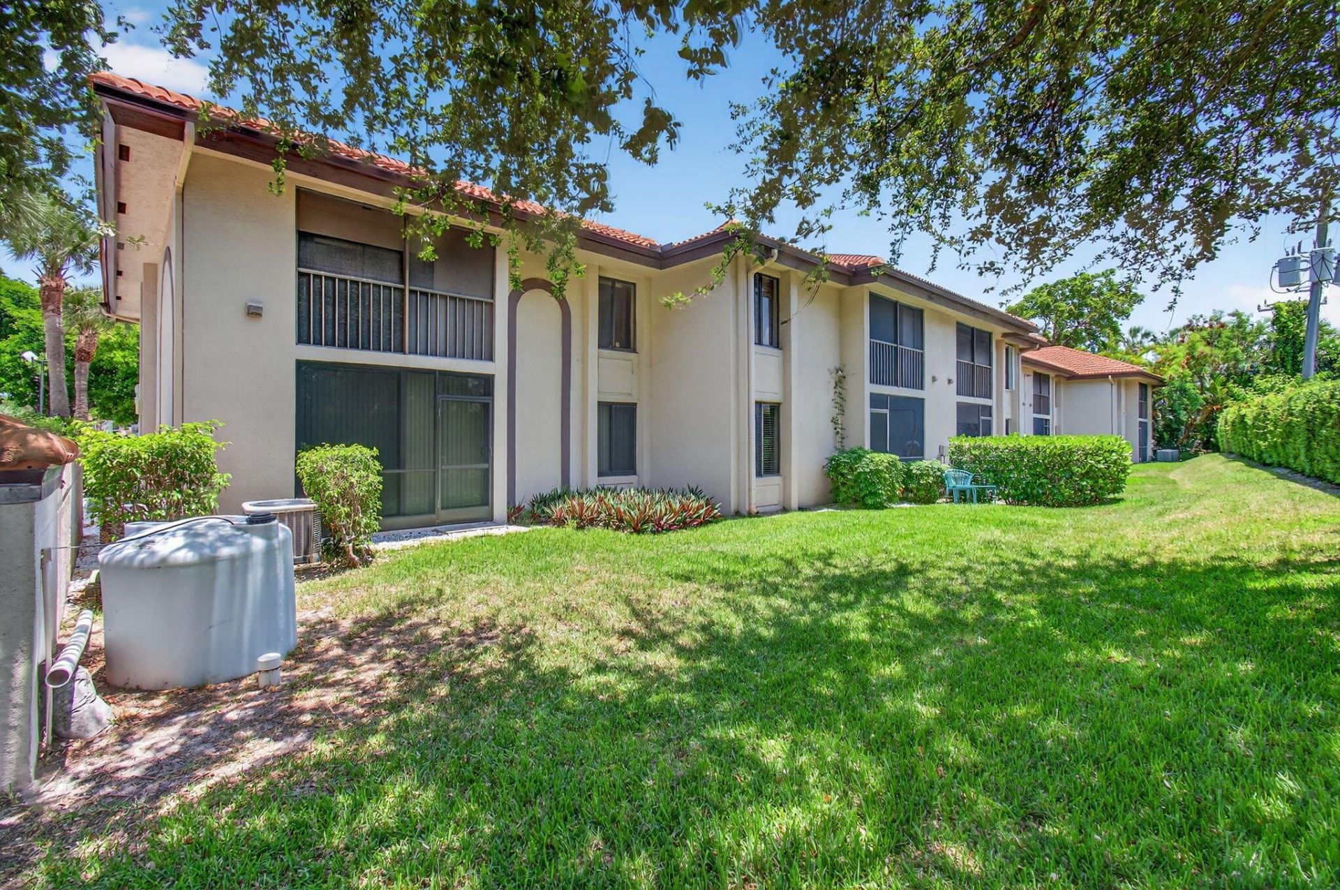 400 Club Circle, Unit 201, Boca Raton, FL 33487 Photo