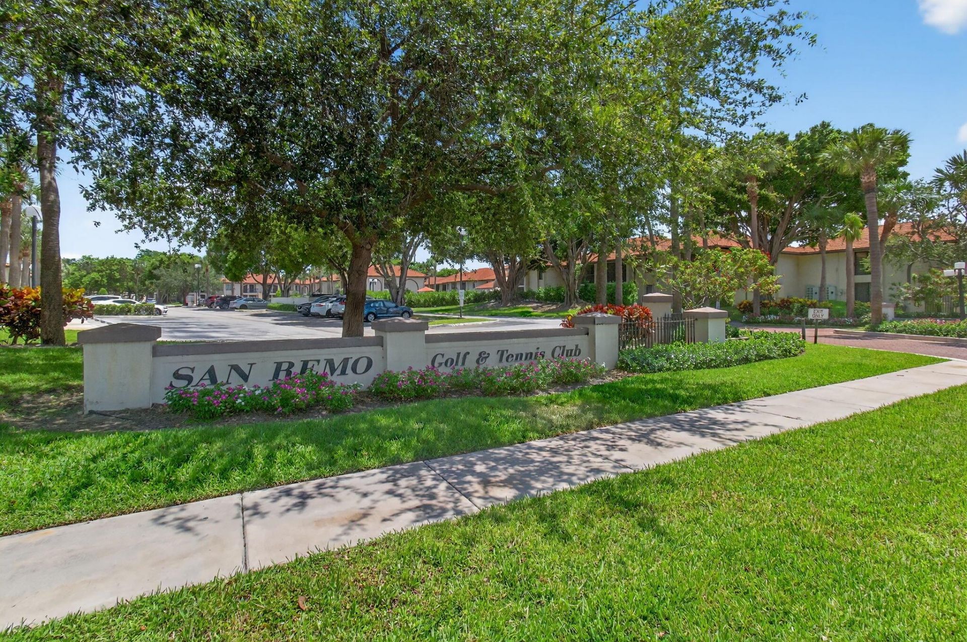 400 Club Circle, Unit 201, Boca Raton, FL 33487 Photo