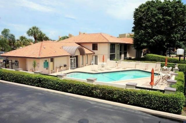 400 Club Circle, Unit 201, Boca Raton, FL 33487 Photo