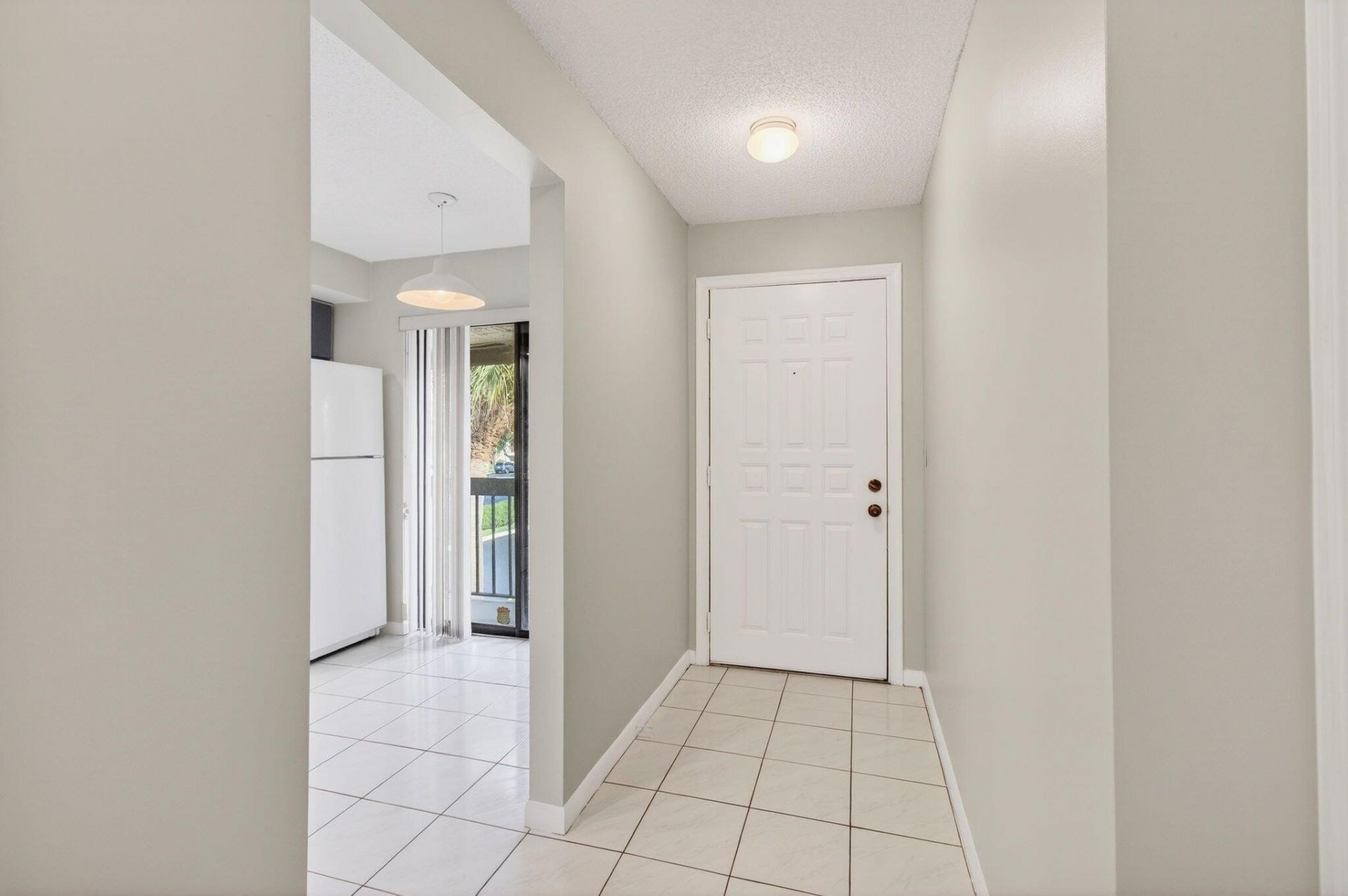 400 Club Circle, Unit 201, Boca Raton, FL 33487 Photo