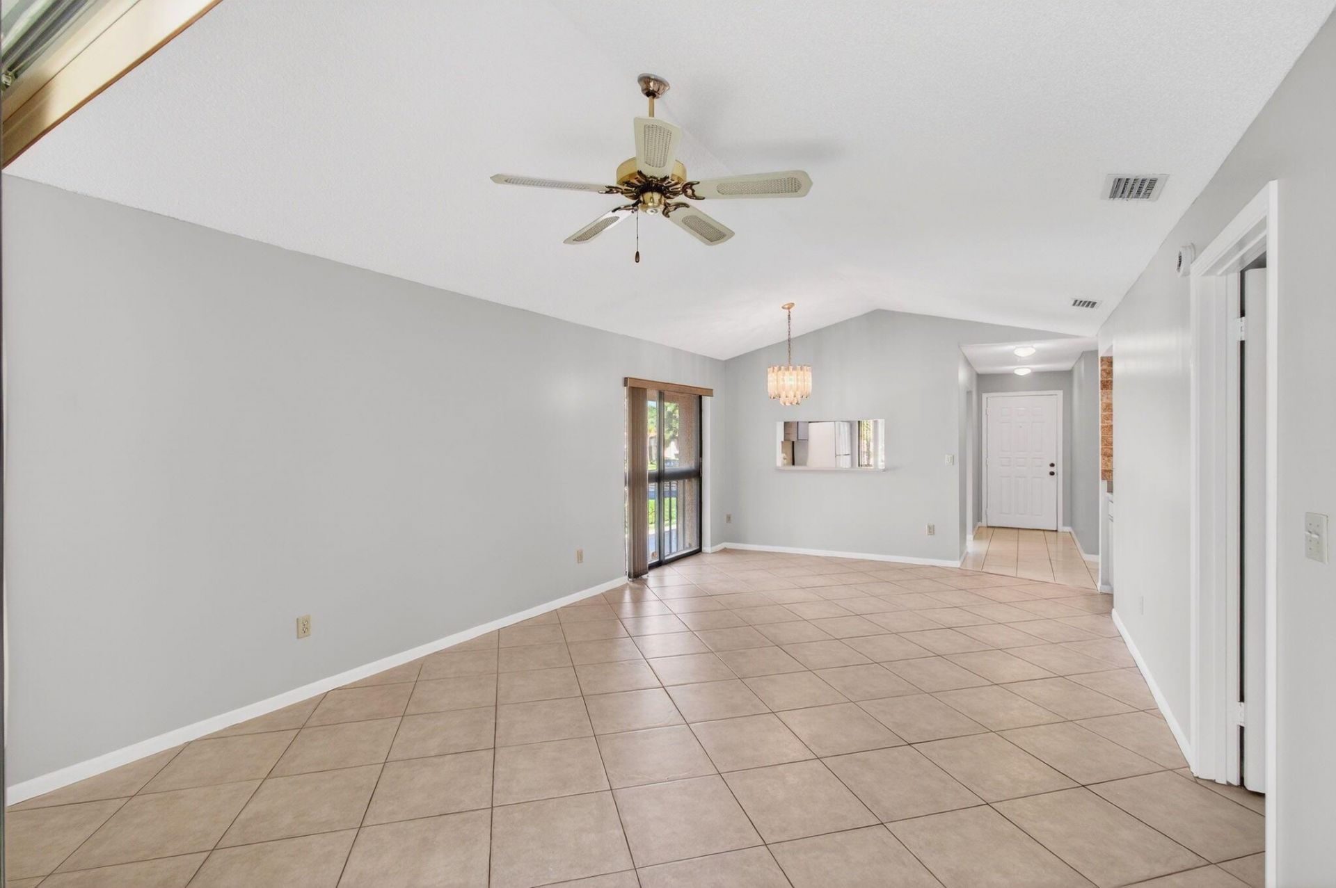 400 Club Circle, Unit 201, Boca Raton, FL 33487 Photo