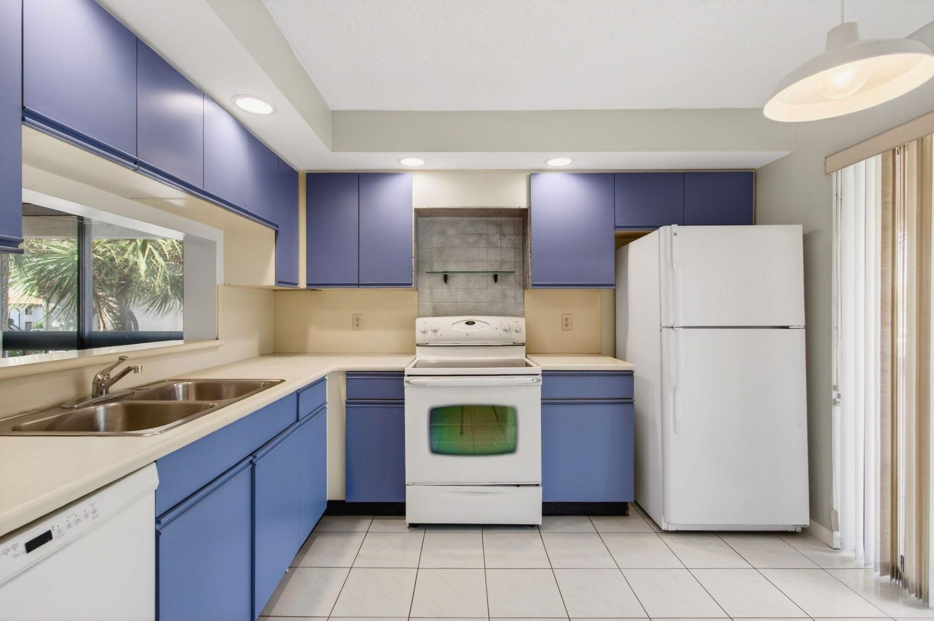 400 Club Circle, Unit 201, Boca Raton, FL 33487 Photo