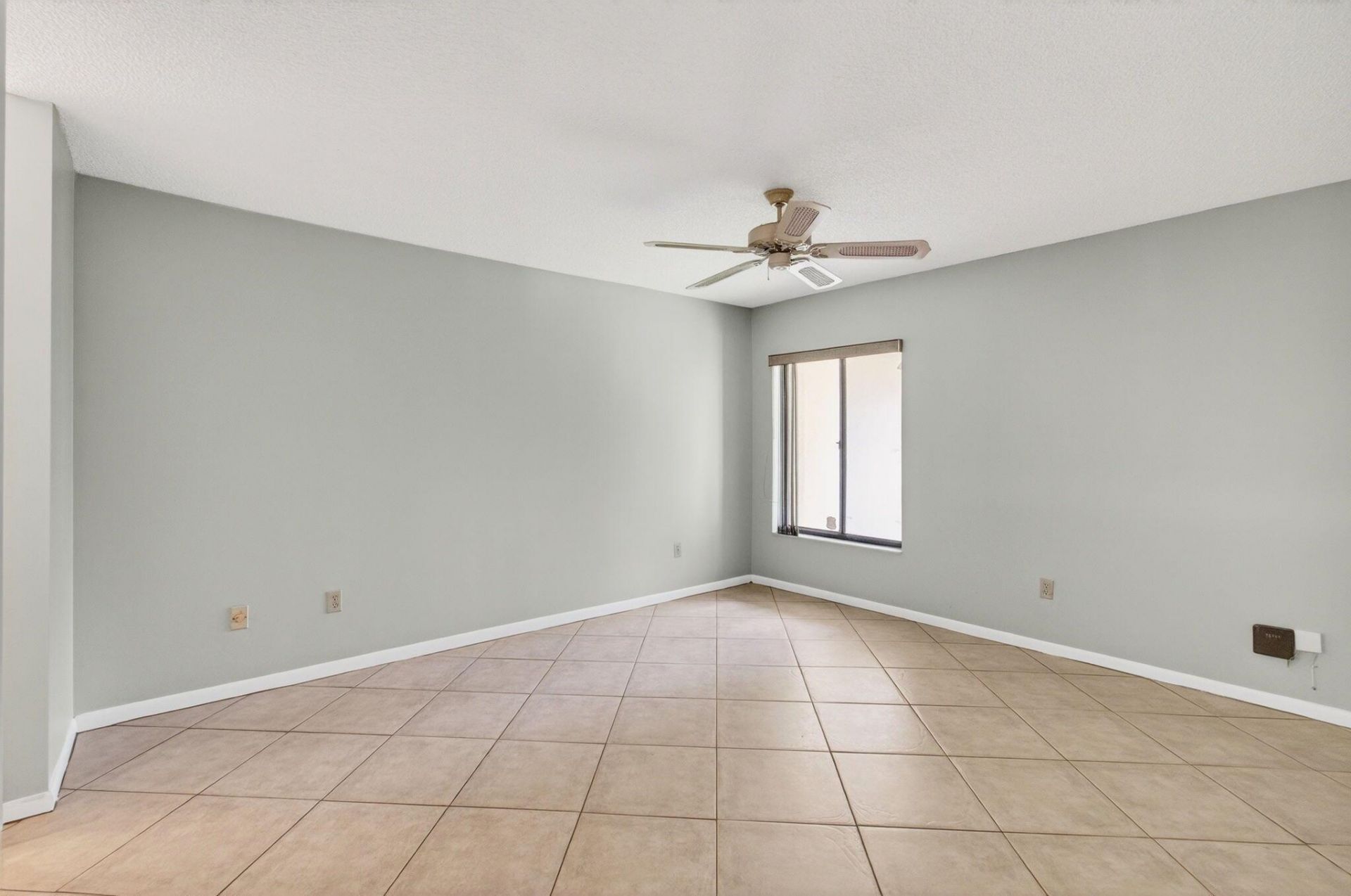 400 Club Circle, Unit 201, Boca Raton, FL 33487 Photo