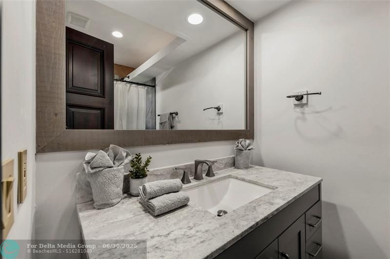 2430 Castilla Isle, Fort Lauderdale, FL 33301 Photo