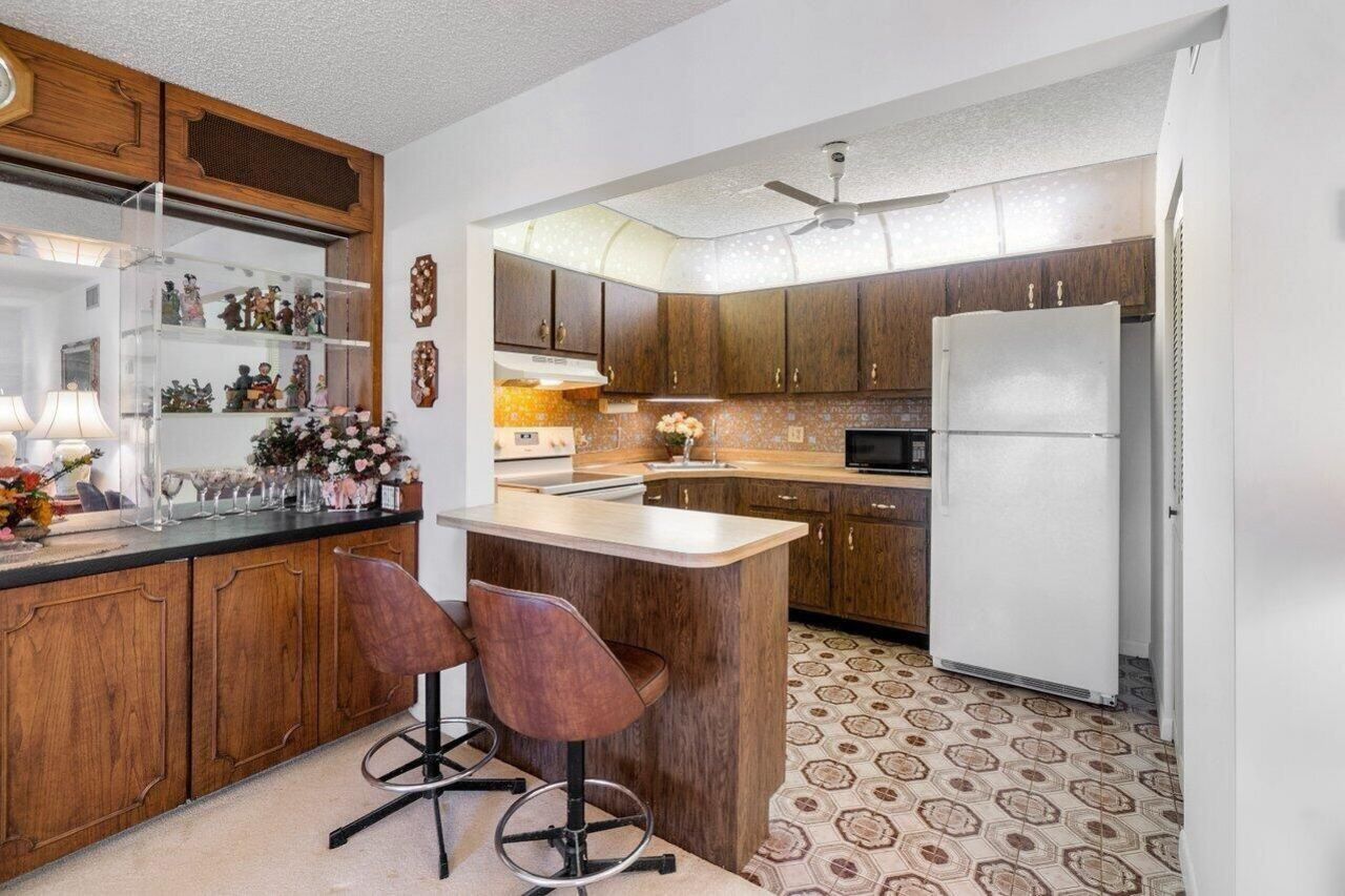 342 Pine Ridge Circle, Unit B-2, Greenacres, FL 33463 Photo