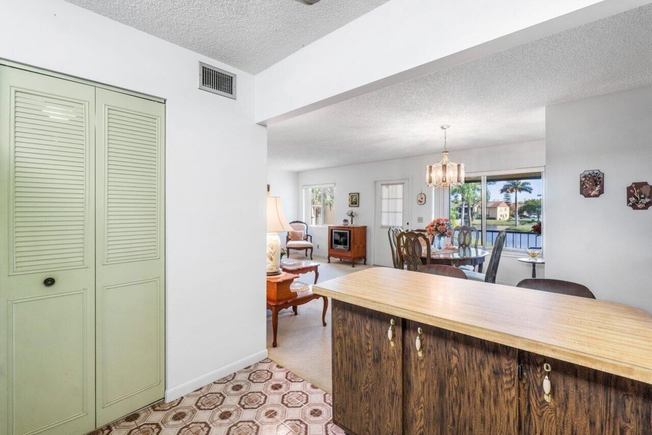 342 Pine Ridge Circle, Unit B-2, Greenacres, FL 33463 Photo