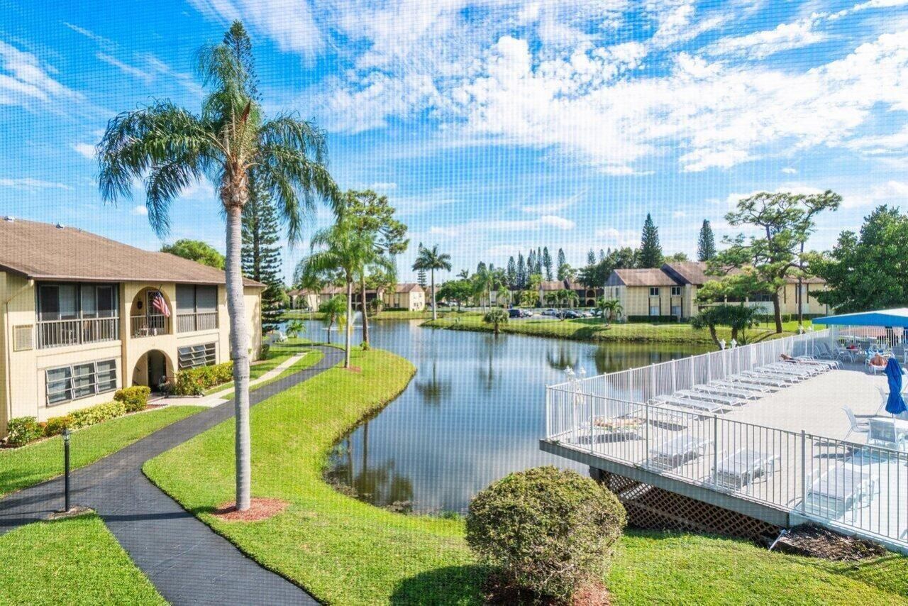 342 Pine Ridge Circle, Unit B-2, Greenacres, FL 33463 Photo