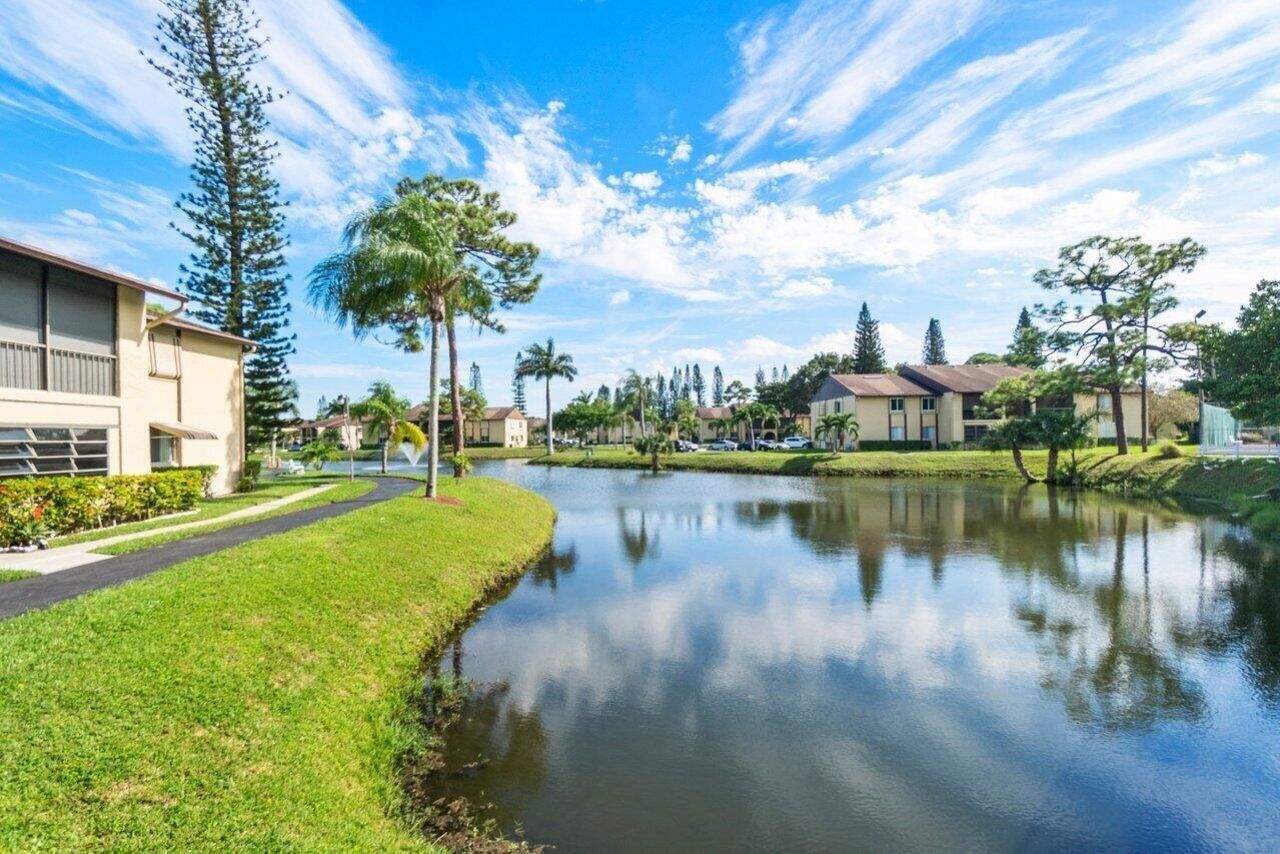 342 Pine Ridge Circle, Unit B-2, Greenacres, FL 33463 Photo