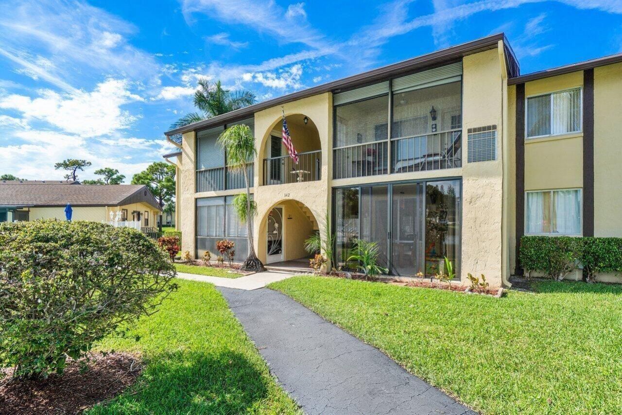 342 Pine Ridge Circle, Unit B-2, Greenacres, FL 33463 Photo