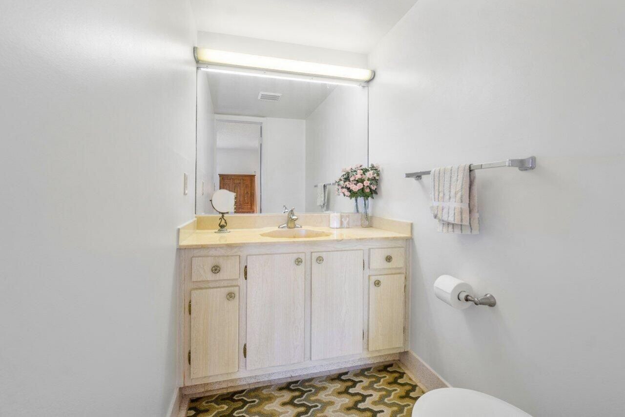 342 Pine Ridge Circle, Unit B-2, Greenacres, FL 33463 Photo