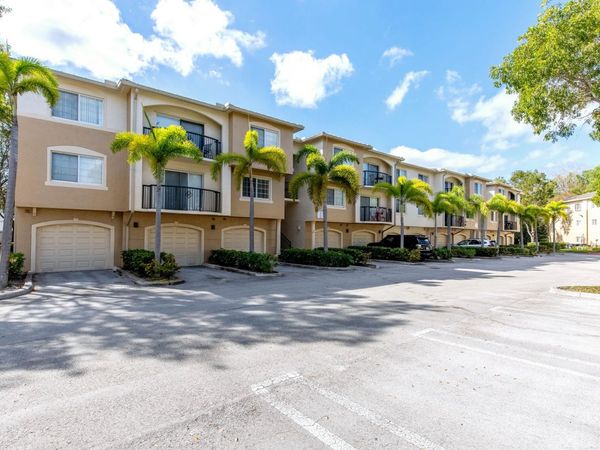 1100 Crestwood Court S, Unit 1110, Royal Palm Beach, FL 33411