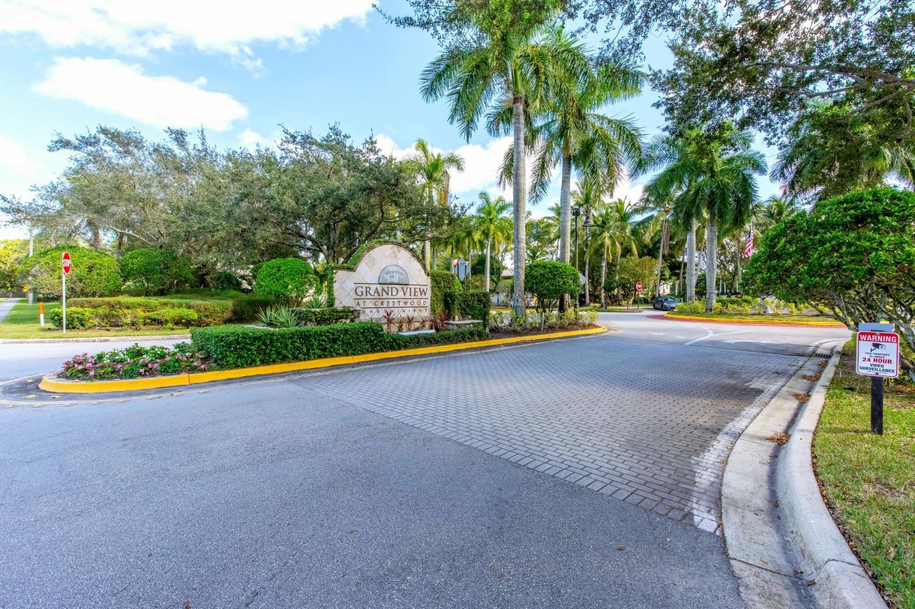 1100 Crestwood Court S, Unit 1110, Royal Palm Beach, FL 33411 Photo