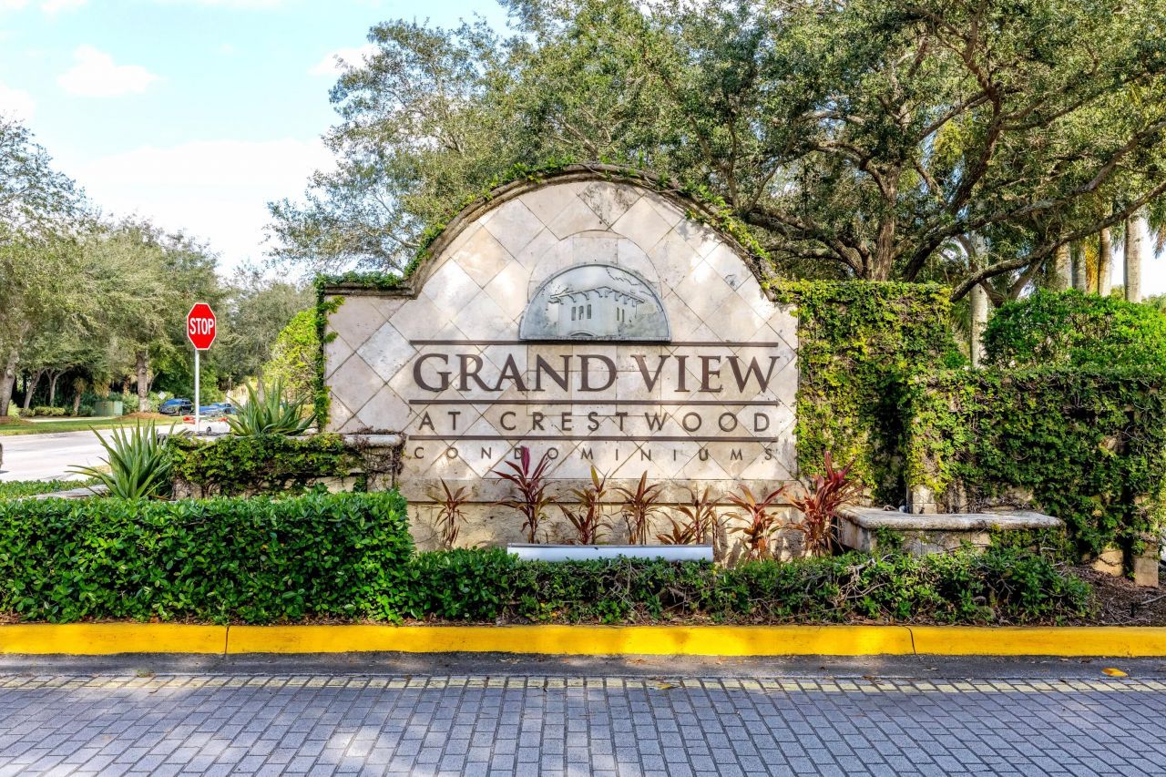 1100 Crestwood Court S, Unit 1110, Royal Palm Beach, FL 33411 Photo