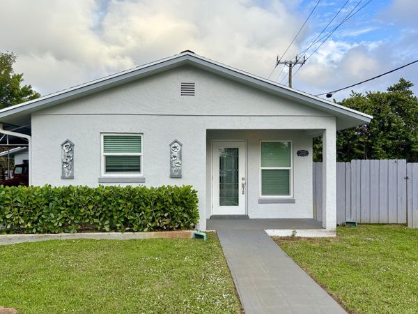222 SE 3rd Street, Boynton Beach, FL 33435