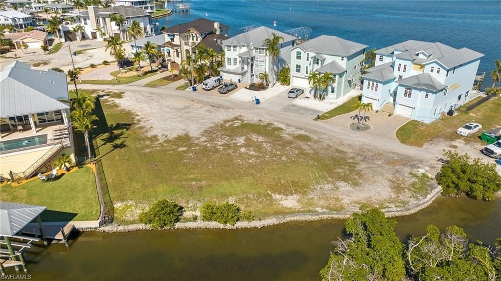 390 Seminole Way, Fort Myers Beach, FL 33931 Photo