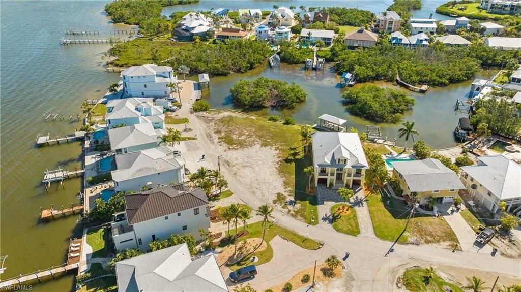 390 Seminole Way, Fort Myers Beach, FL 33931 Photo