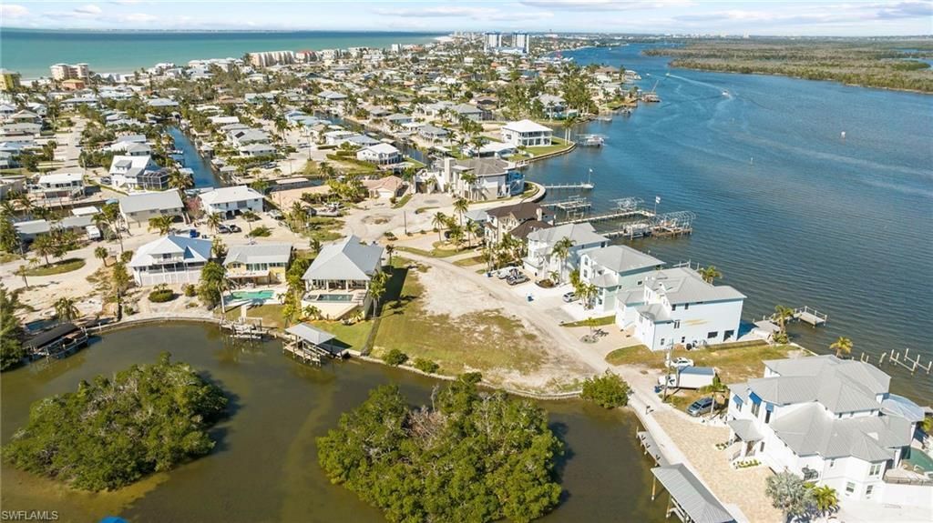 390 Seminole Way, Fort Myers Beach, FL 33931 Photo