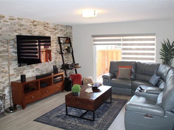 7201 Miami Lakes Dr, Unit B13, Miami Lakes, FL 33014