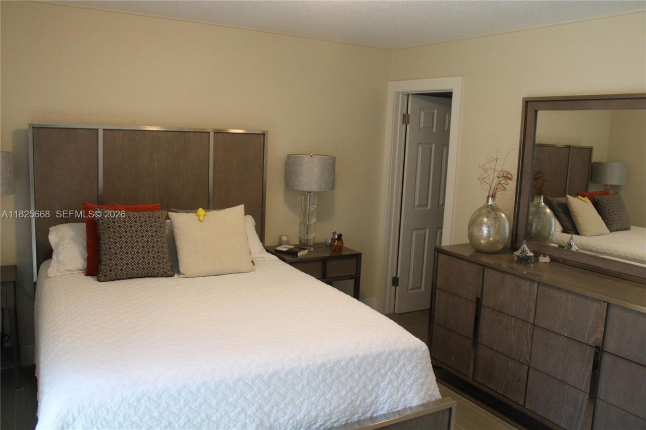 7201 Miami Lakes Dr, Unit B13, Miami Lakes, FL 33014 Photo