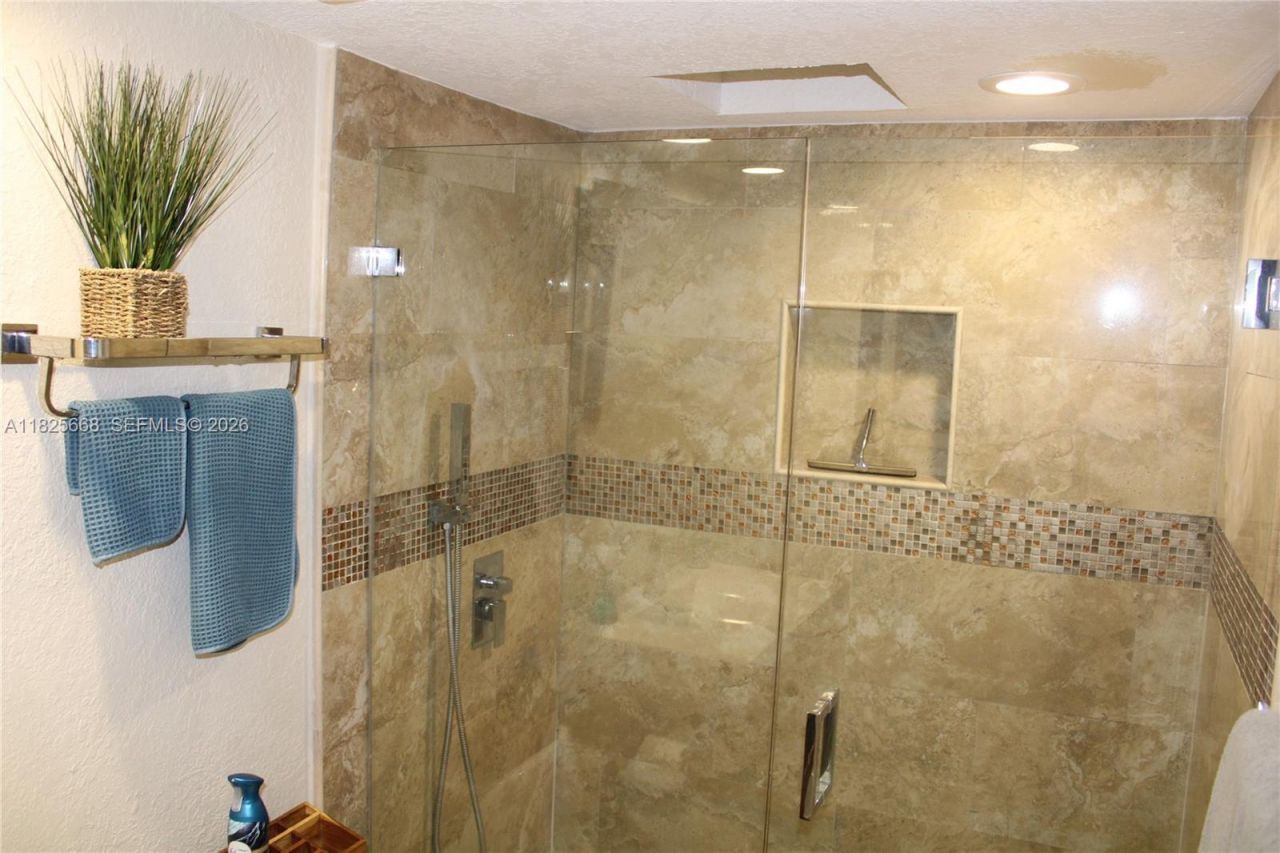 7201 Miami Lakes Dr, Unit B13, Miami Lakes, FL 33014 Photo