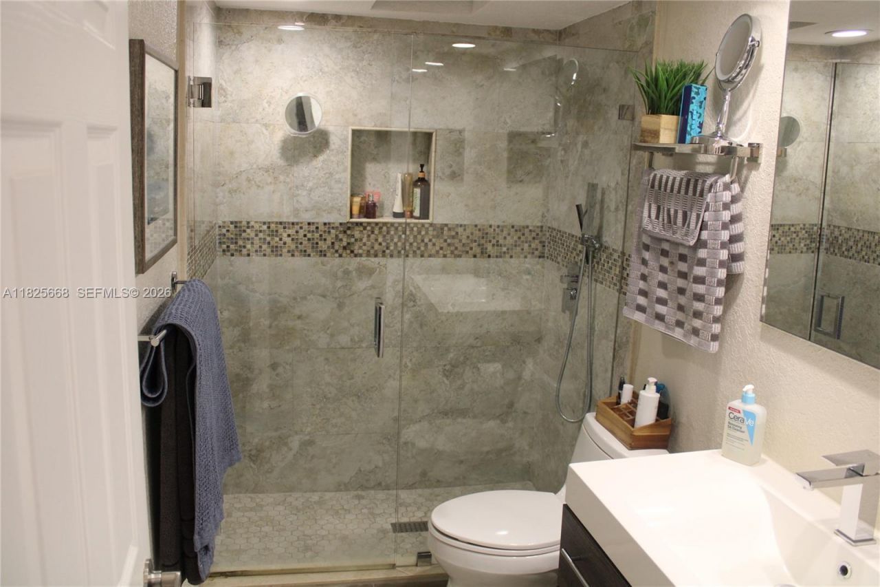 7201 Miami Lakes Dr, Unit B13, Miami Lakes, FL 33014 Photo