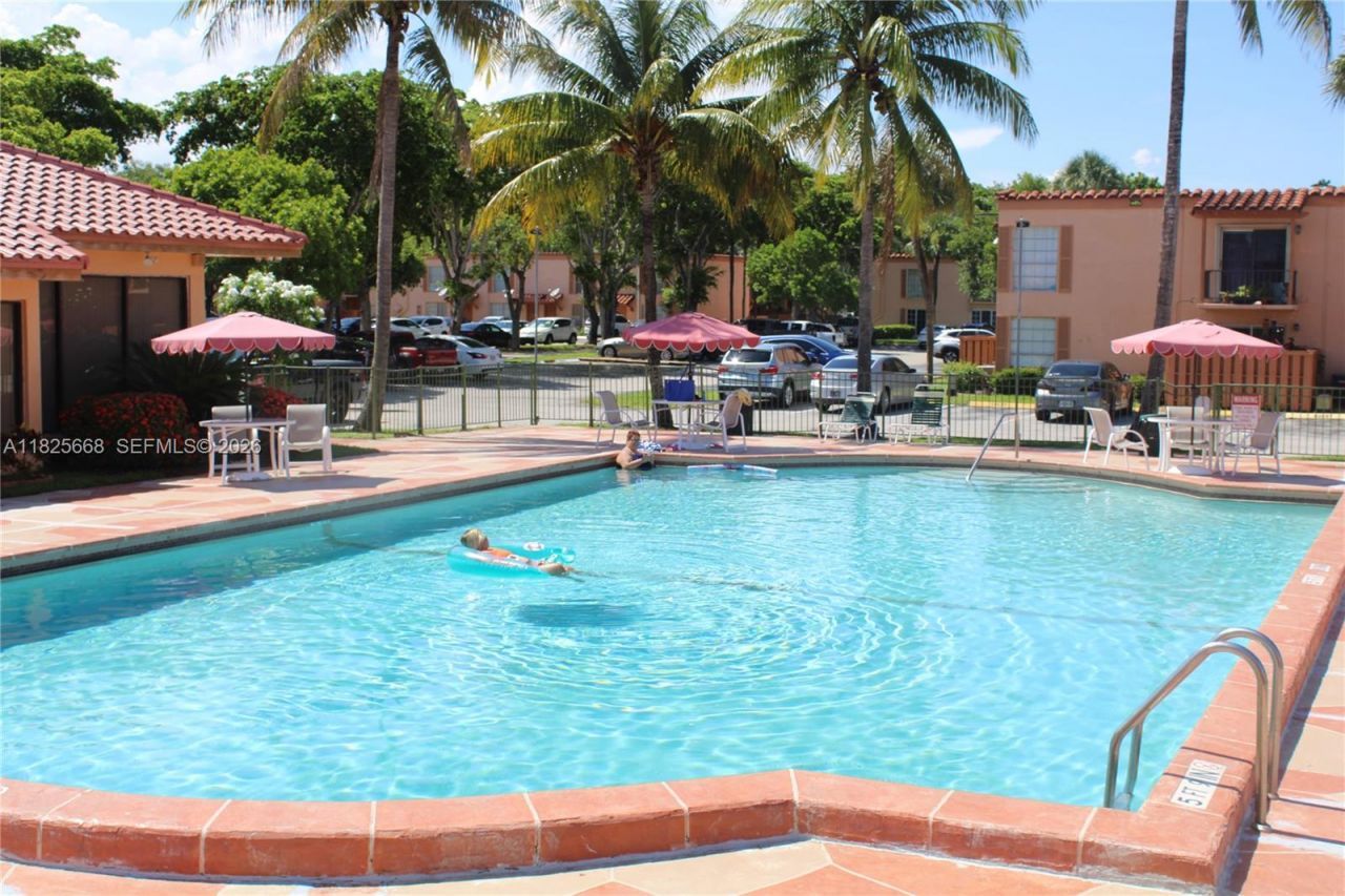 7201 Miami Lakes Dr, Unit B13, Miami Lakes, FL 33014 Photo