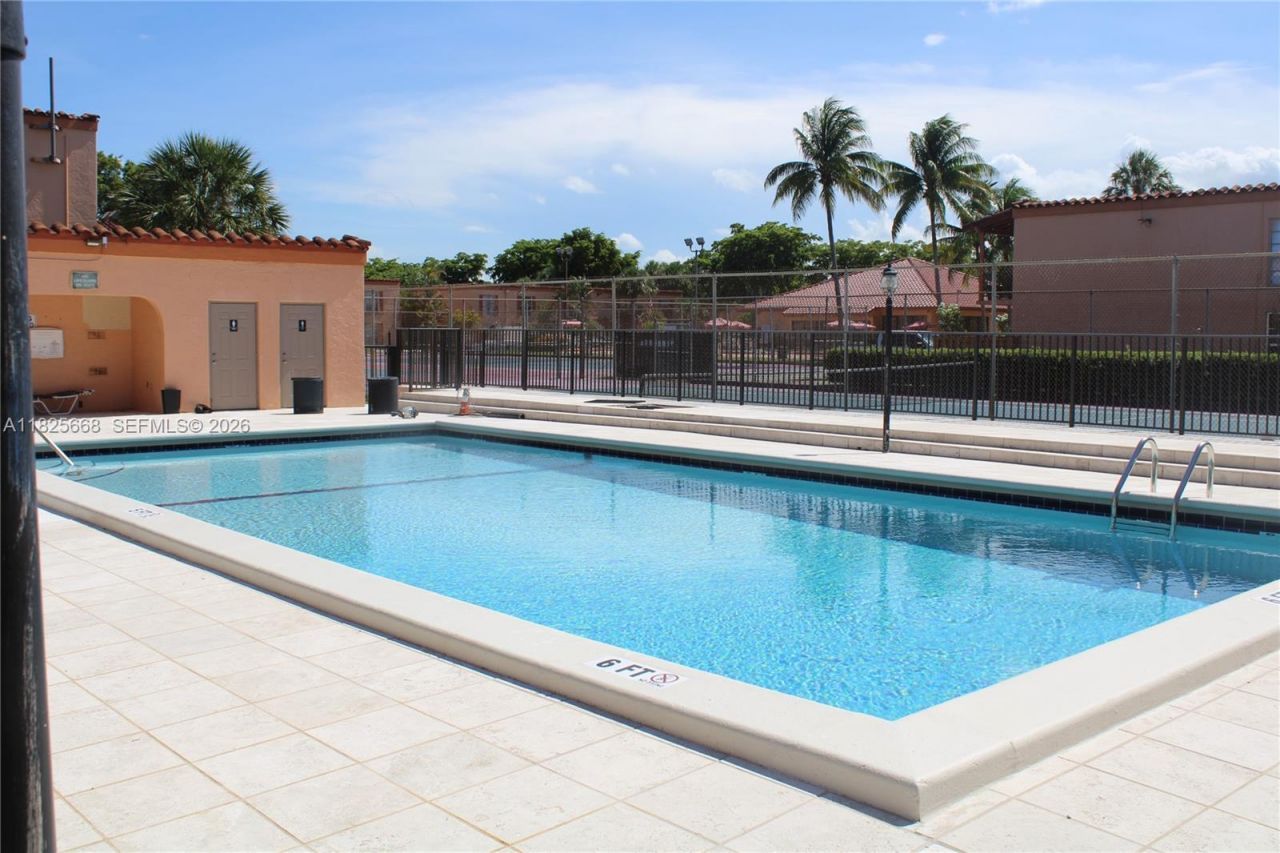 7201 Miami Lakes Dr, Unit B13, Miami Lakes, FL 33014 Photo