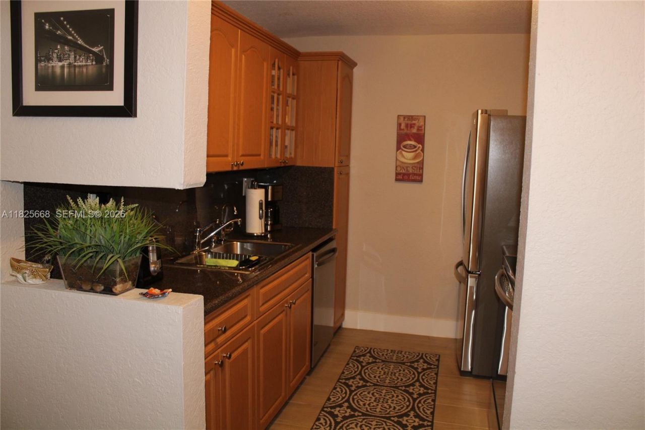 7201 Miami Lakes Dr, Unit B13, Miami Lakes, FL 33014 Photo