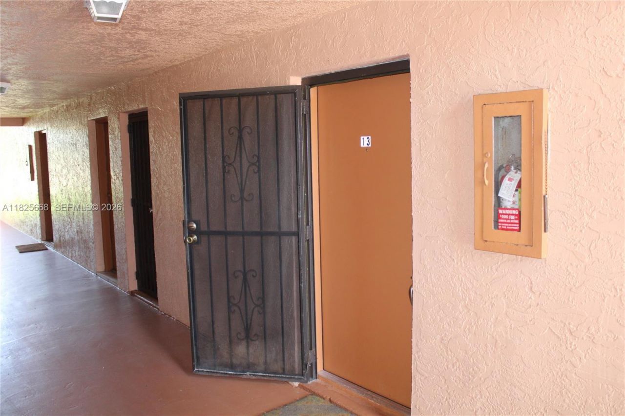 7201 Miami Lakes Dr, Unit B13, Miami Lakes, FL 33014 Photo