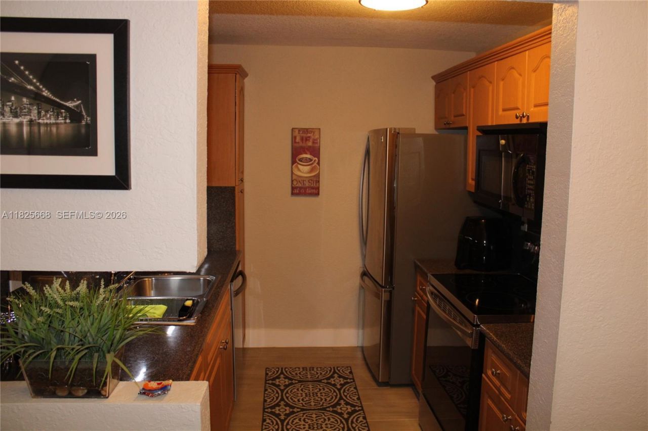 7201 Miami Lakes Dr, Unit B13, Miami Lakes, FL 33014 Photo