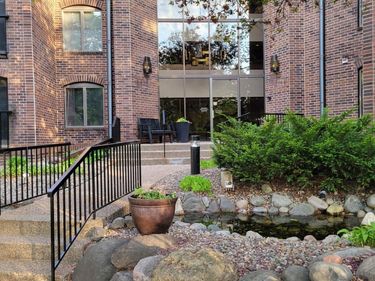 8430 Pennsylvania Road, Unit 109, Bloomington, MN 55438