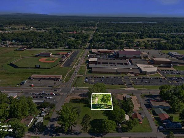 604 Harding Street, Morrilton, AR 72110