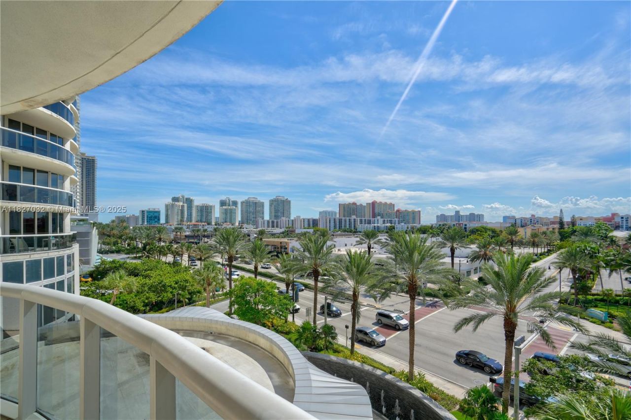 17201 Collins Ave, Unit 509, Sunny Isles Beach, FL 33160 Photo