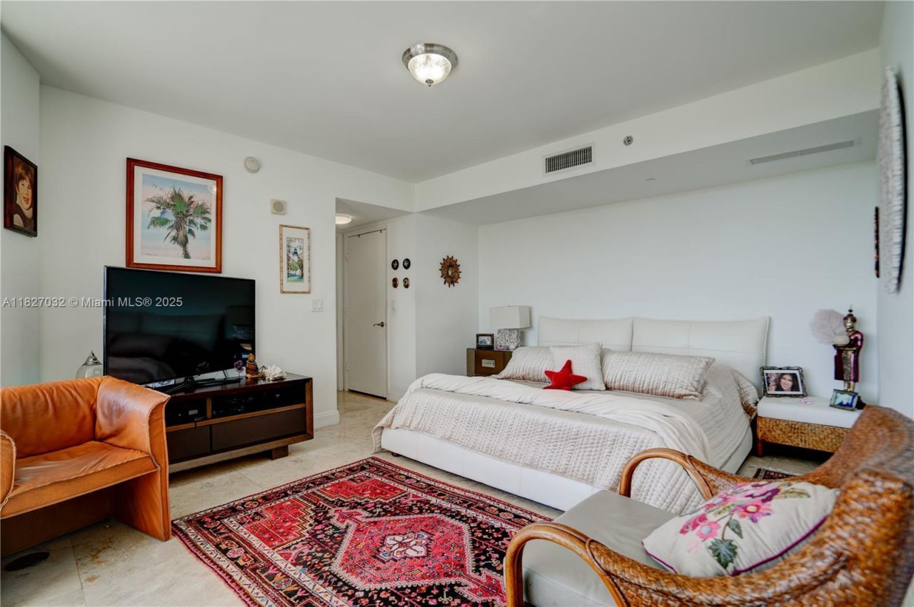 17201 Collins Ave, Unit 509, Sunny Isles Beach, FL 33160 Photo