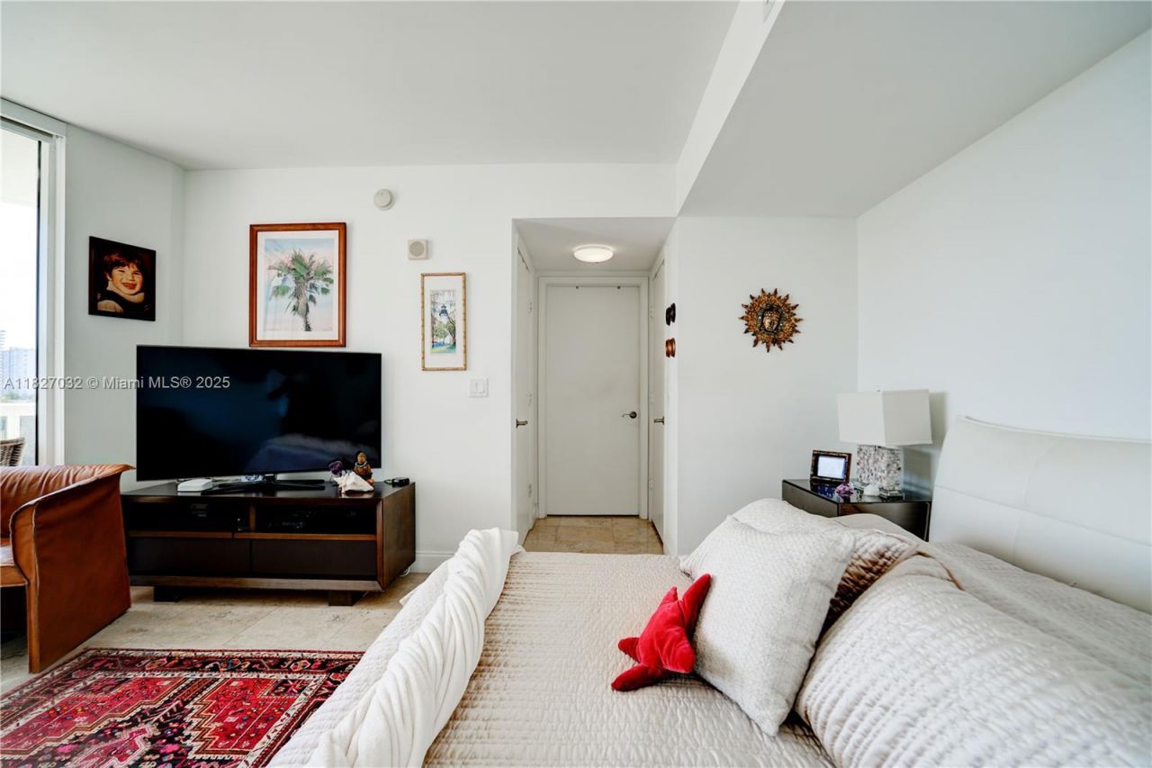 17201 Collins Ave, Unit 509, Sunny Isles Beach, FL 33160 Photo