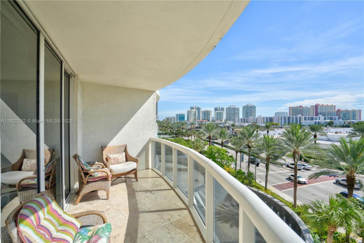 17201 Collins Ave, Unit 509, Sunny Isles Beach, FL 33160 Photo