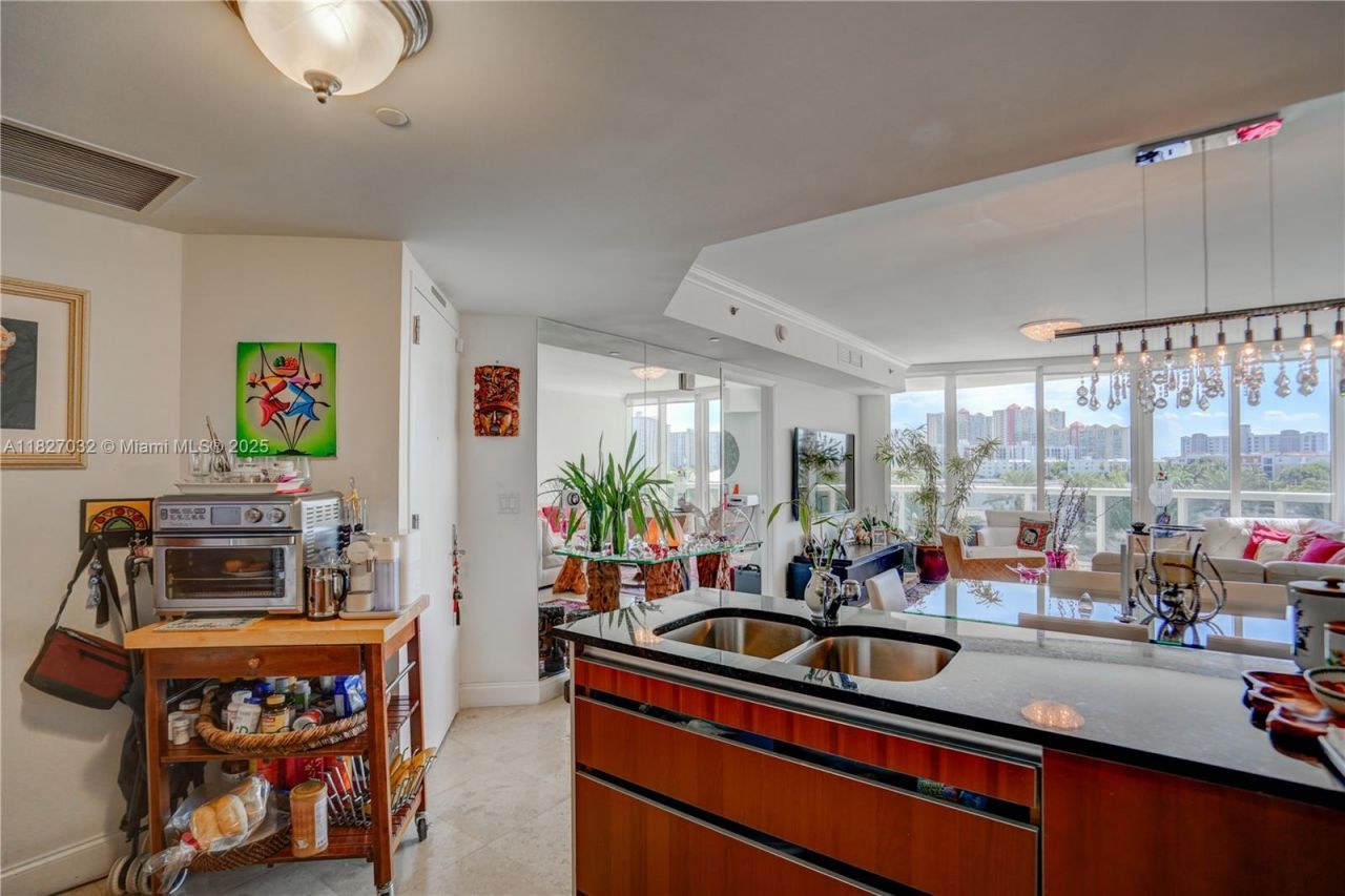 17201 Collins Ave, Unit 509, Sunny Isles Beach, FL 33160 Photo