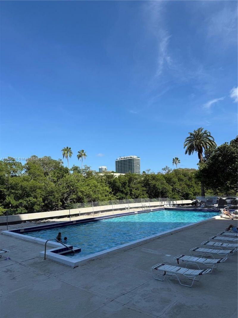 7441 Wayne Ave, Unit 10E, Miami Beach, FL 33141 Photo