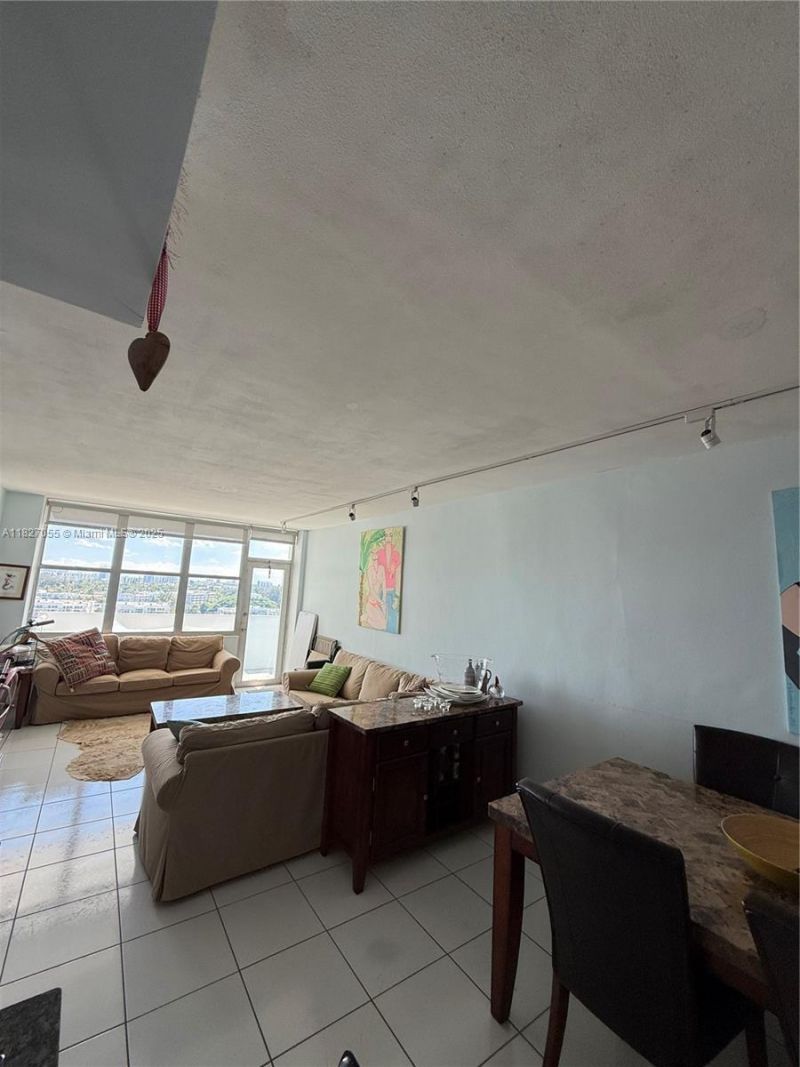 7441 Wayne Ave, Unit 10E, Miami Beach, FL 33141 Photo