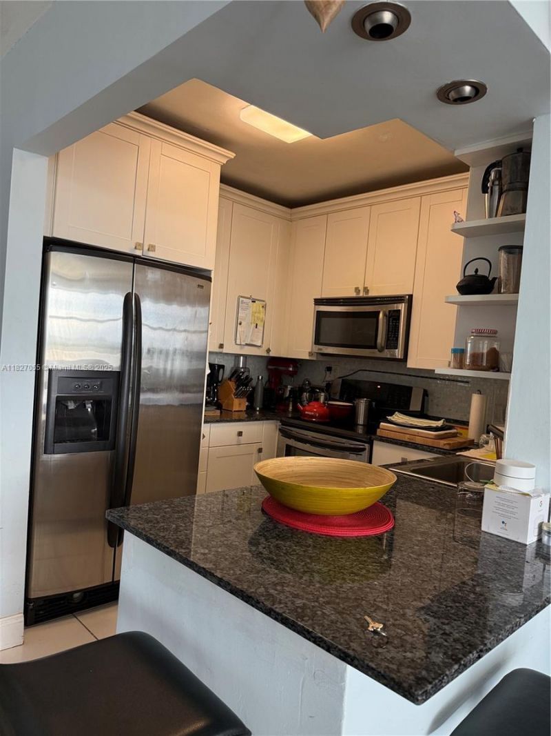 7441 Wayne Ave, Unit 10E, Miami Beach, FL 33141 Photo