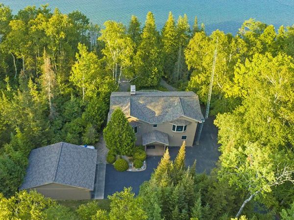 5561 Bay Shore Drive, Presque Isle, MI 49777