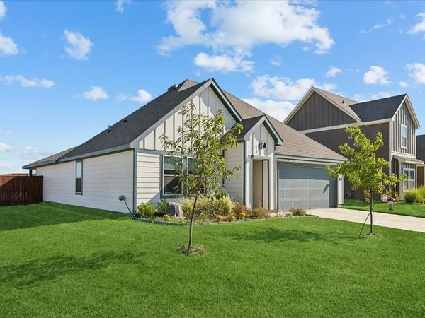 710 Primrose Lane, Pilot Point, TX 76258