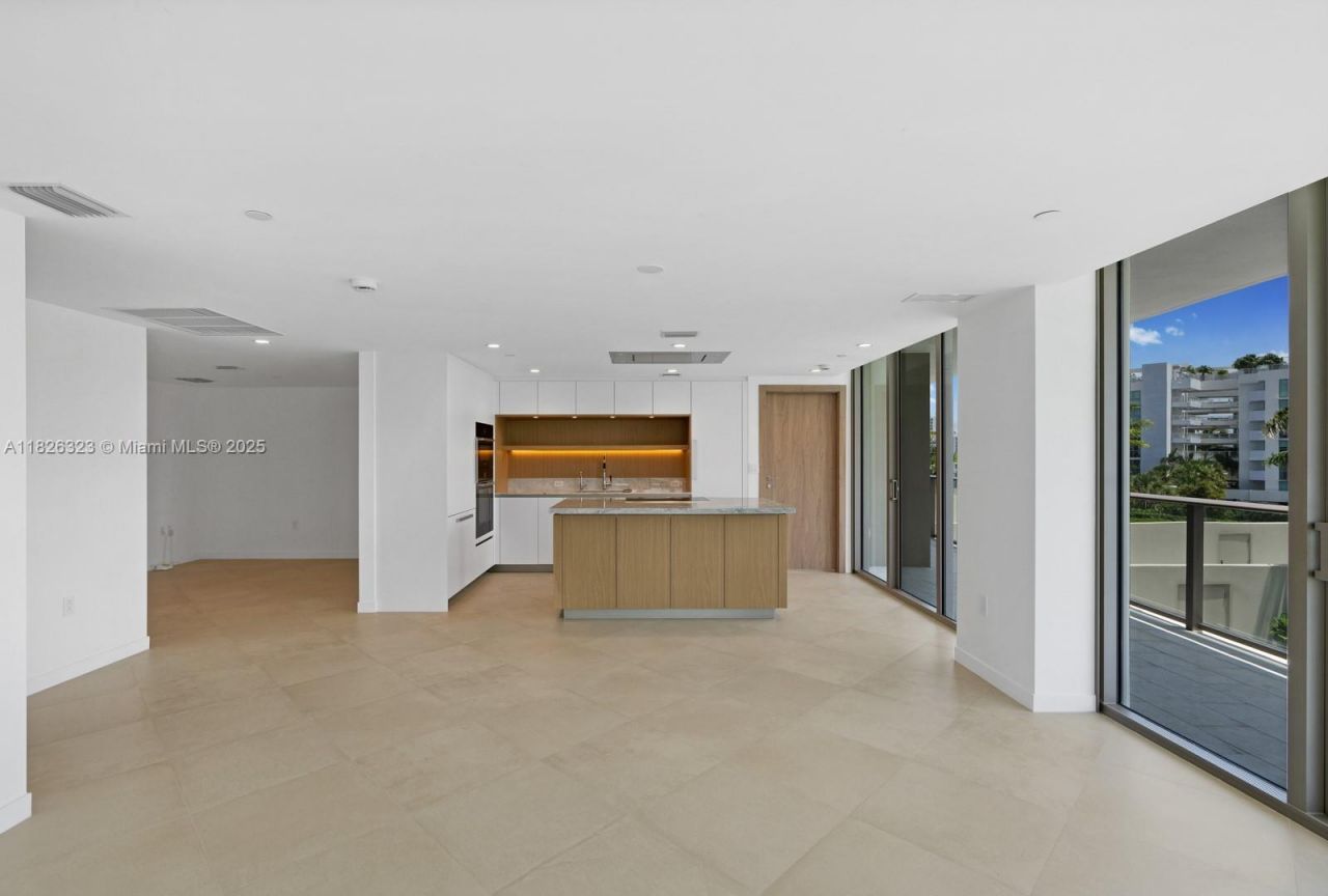 1135 103rd St, Unit 408, Bay Harbor Islands, FL 33154 Photo