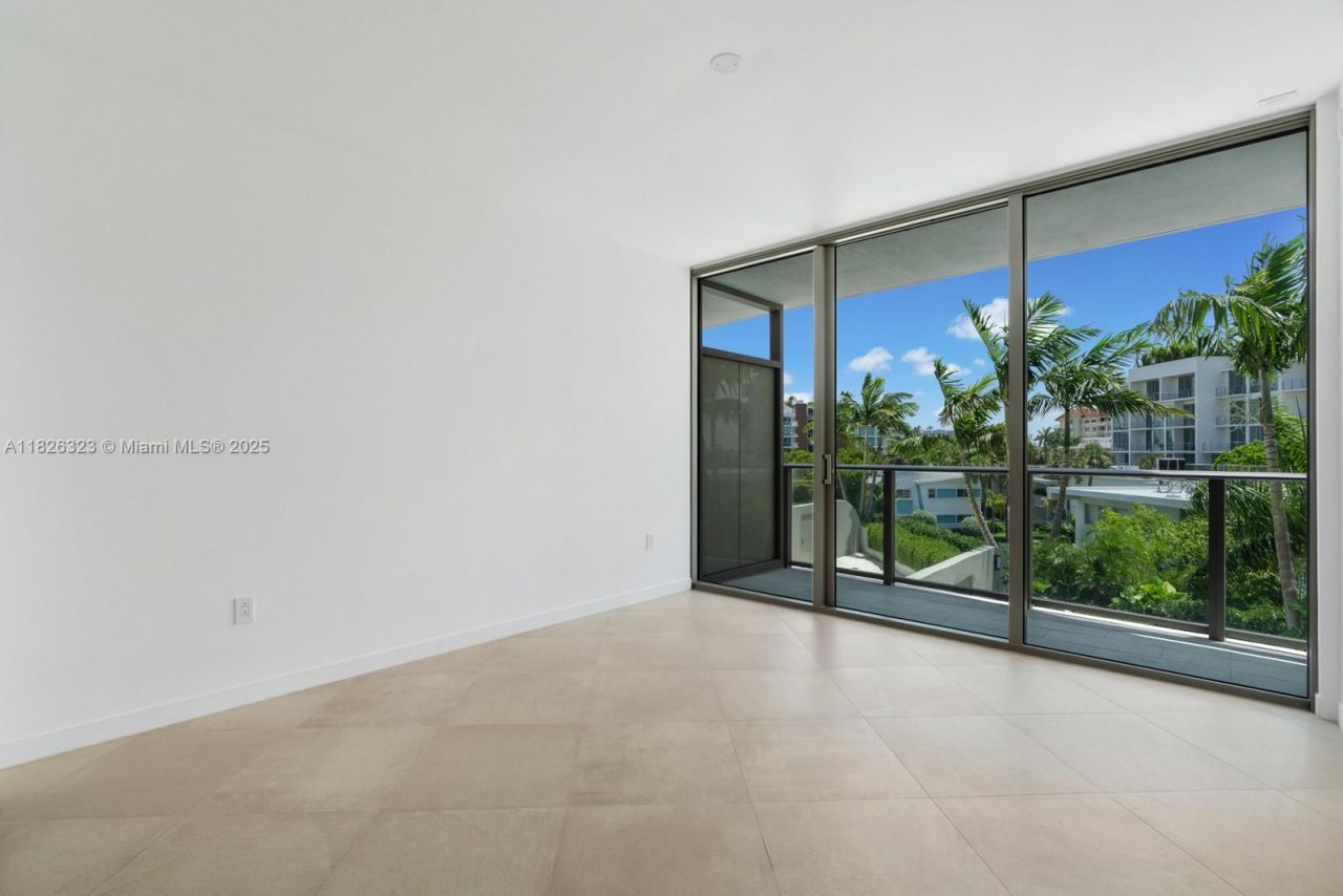 1135 103rd St, Unit 408, Bay Harbor Islands, FL 33154 Photo