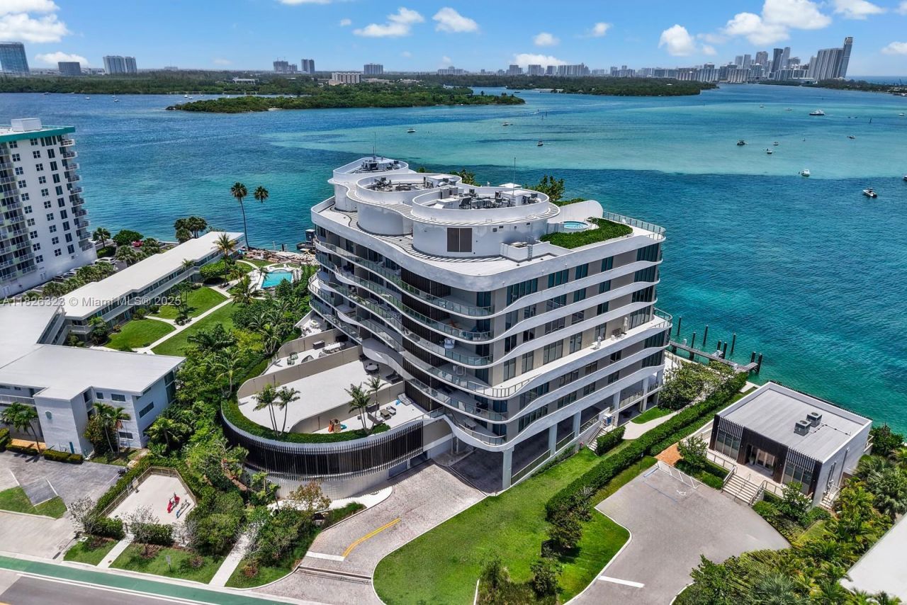 1135 103rd St, Unit 408, Bay Harbor Islands, FL 33154 Photo