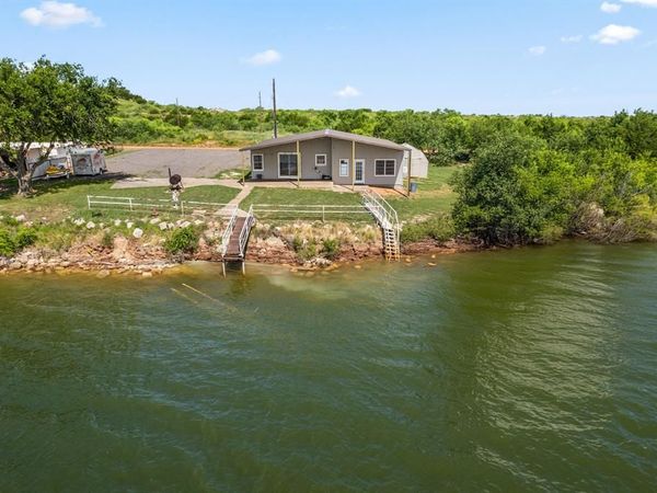 894 W Moonshine Road, Seymour, TX 76380