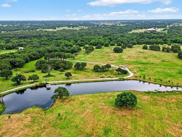 1052 Bones Chapel Road, Whitesboro, TX 76273