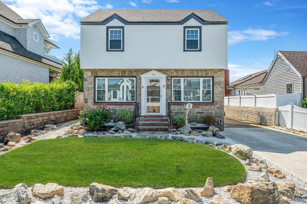 87 E Shore Drive, Babylon, NY 11702 Main Photo