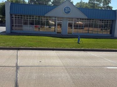 27320 Harper Avenue, St. Clair Shores, MI 48081